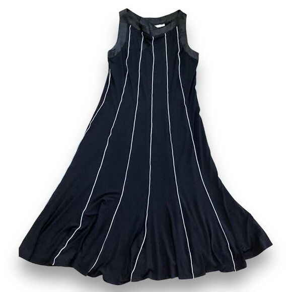 Sandra Darren Black with White Pinstripes Below the Knee Flowing Stretchy Dress - Picture 2 of 9